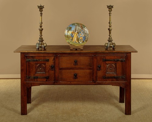Small 17th style oak - style,