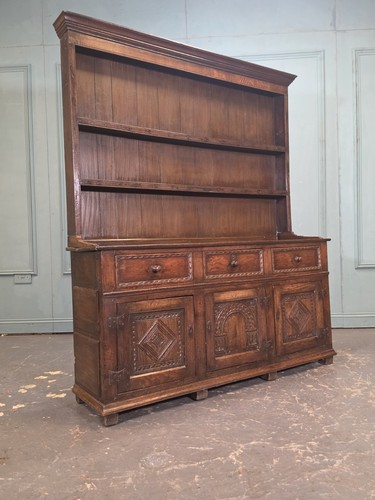Oak carved dresser cabinet - carved, dresser/